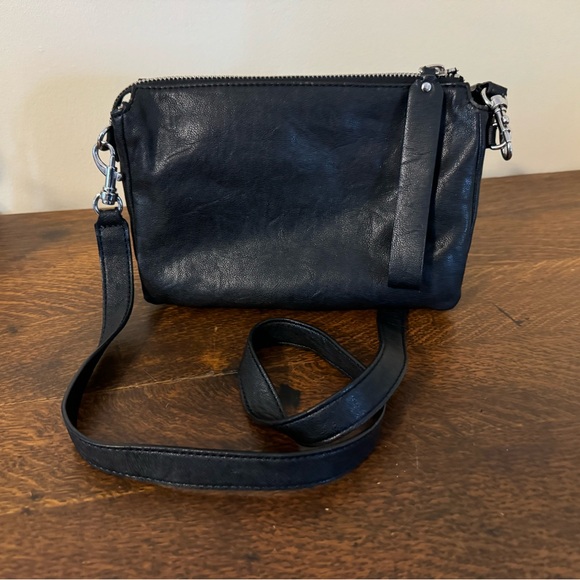 Black Vegan Leather Guess Purse - Picture 3 of 12